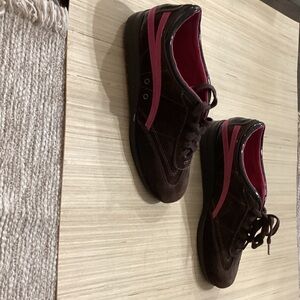 AEROSOLES Dark Brown and Pink Sneakers